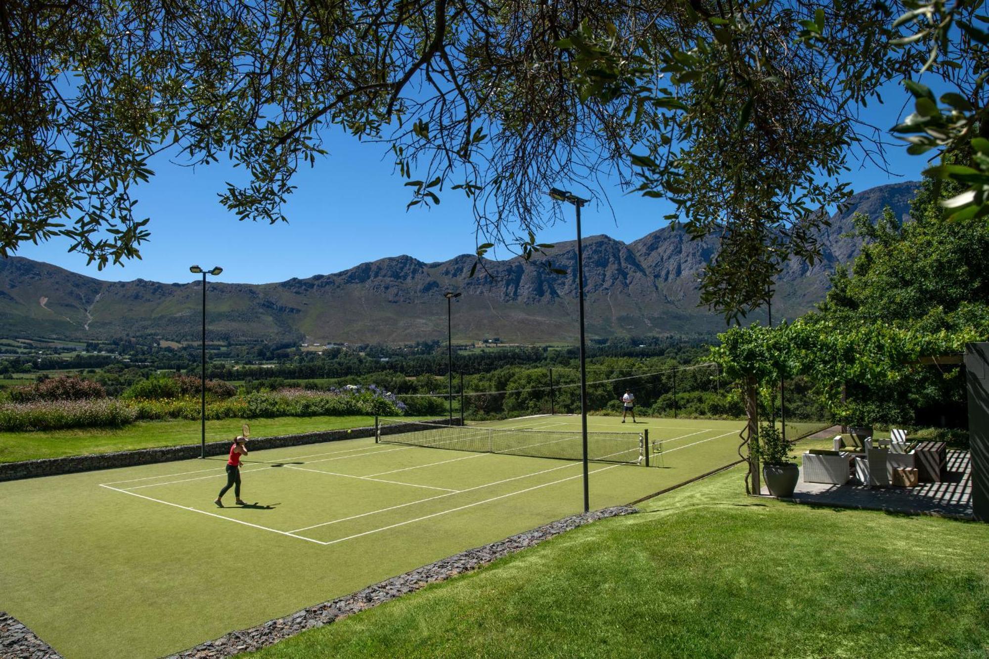 Mont Rochelle Hotel 5*
